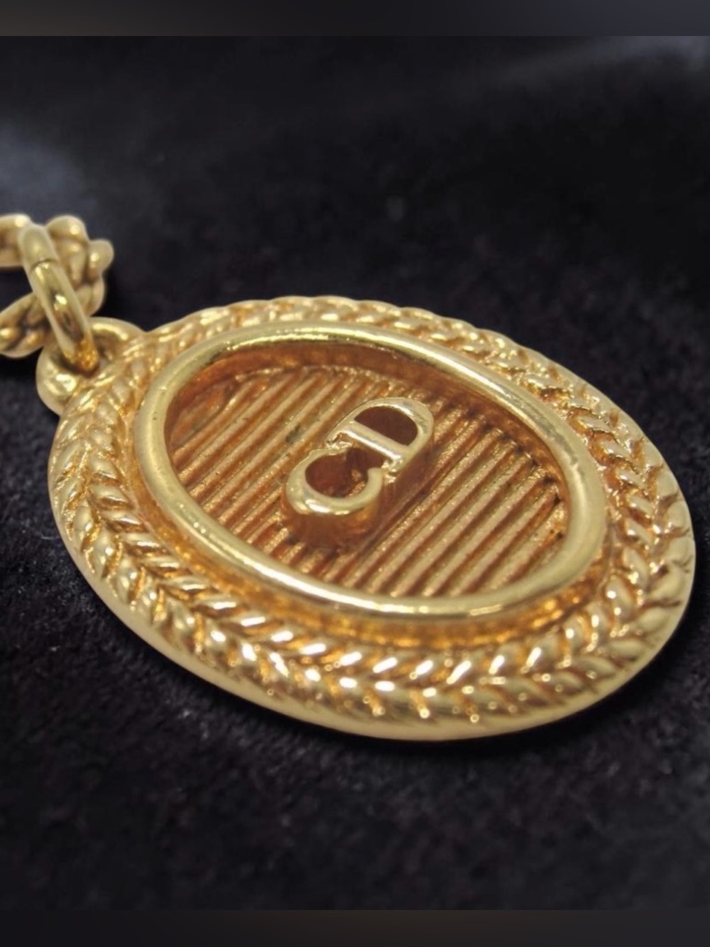 DIOR Vintage CD Logo Pendant Necklace- Germany ✨🤩 - Picture 4 of 16